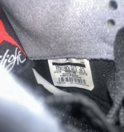 Air Jordan 4 Bred 2019