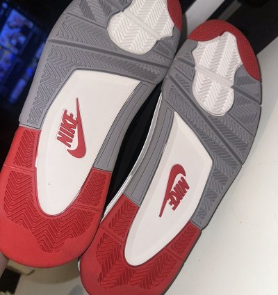 Air Jordan 4 Bred 2019