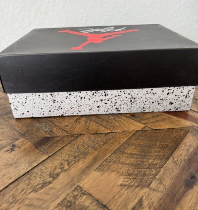 Air Jordan 4 Retro - Bred 2019 Size 9