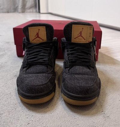 Air Jordan 4 Retro Levi NRG Black