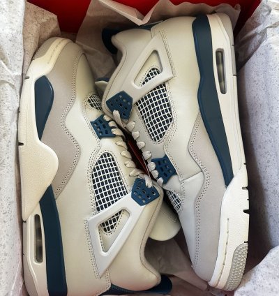 Air Jordan 4 Retro Military Blue (2024)