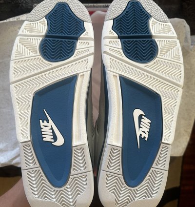 Air Jordan 4 Retro Military Blue (2024)