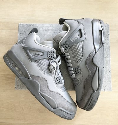 Air Jordan 4 Retro SE Wet Cement