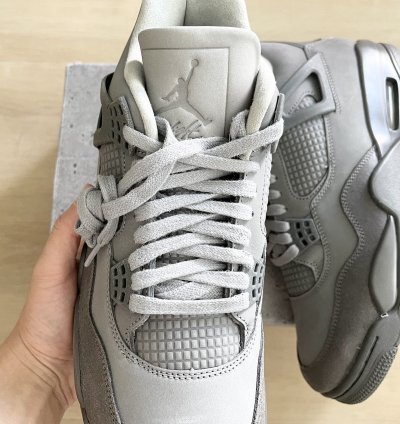 Air Jordan 4 Retro SE Wet Cement