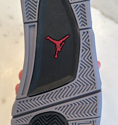 Air Jordan 4 Retro Toro Bravo Size 9 men
