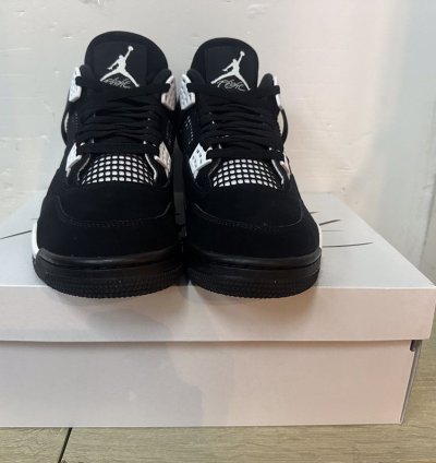 Air Jordan 4 Retro White Thunder