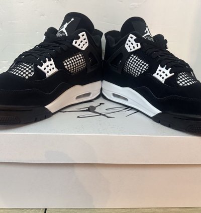 Air Jordan 4 Retro White Thunder