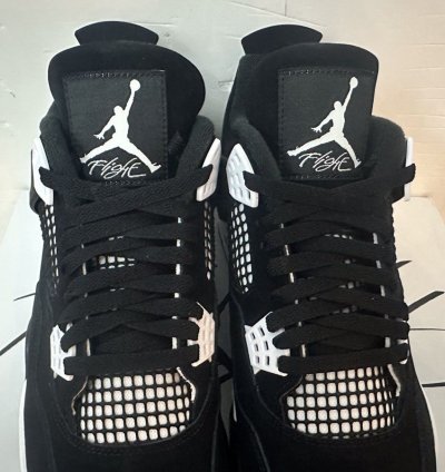 Air Jordan 4 Retro White Thunder