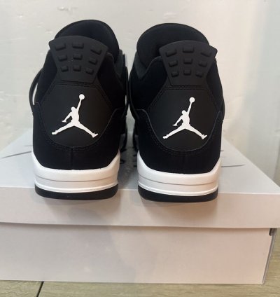 Air Jordan 4 Retro White Thunder