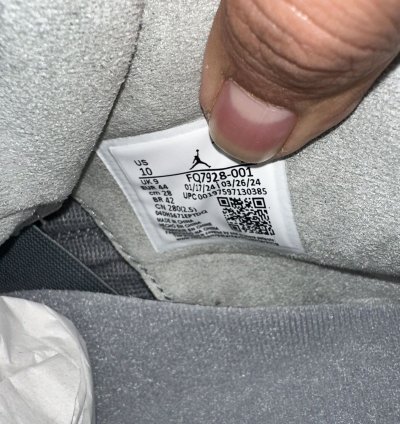 Air Jordan 4 Wet Cement