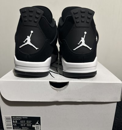 Air Jordan 4 White Thunder