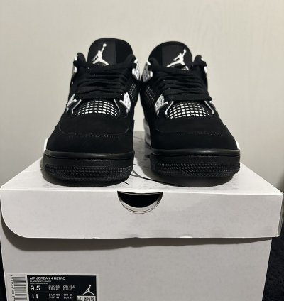 Air Jordan 4 White Thunder