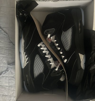 Air Jordan 5 Black Metallic Reimagined
