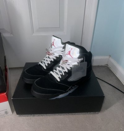 Air Jordan 5 Retro Black Metallic Size-11 Deadstock