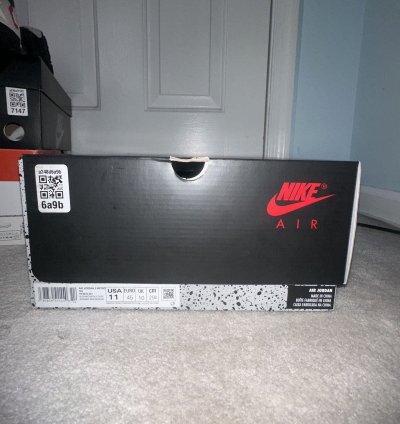 Air Jordan 5 Retro Black Metallic Size-11 Deadstock