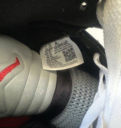Air Jordan 5 Retro Black Metallic Size-11 Deadstock
