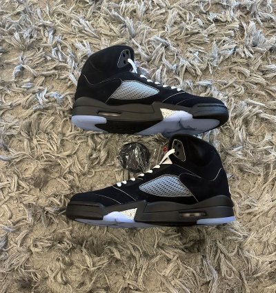 Air Jordan 5 Retro OG Black Metallic Reimagined