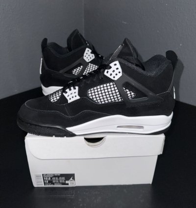 Air Jordan Retro 4 White Thunder