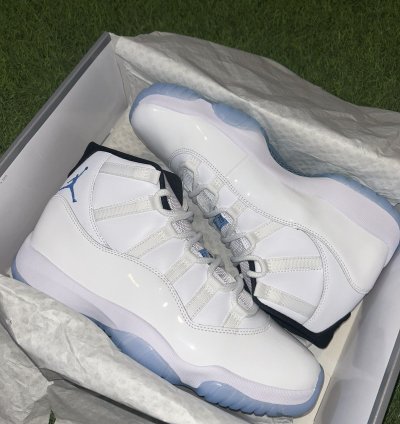 DS Jordan 11 Legend Blue 2024