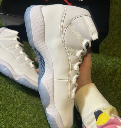 DS Jordan 11 Legend Blue 2024