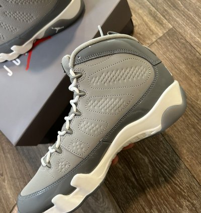 DS Jordan 9 Cool Grey