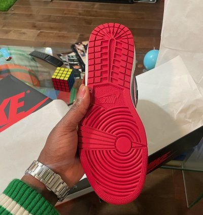 JORDAN 1 HIGH 85 BRED