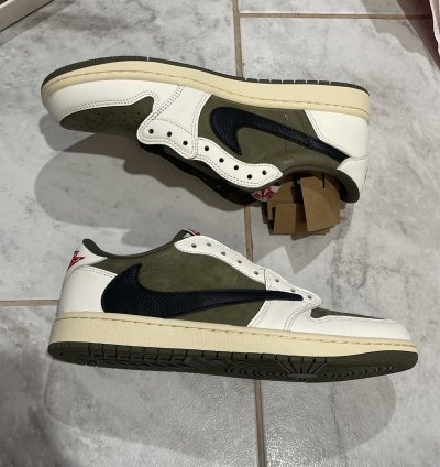 JORDAN 1 LOW TRAVIS SCOTT