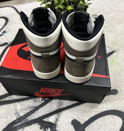 Jordan 1 Retro High Dark Mocha (2020)