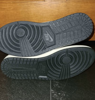 Jordan 1 Retro High Dark Mocha Size 9 5 New Box