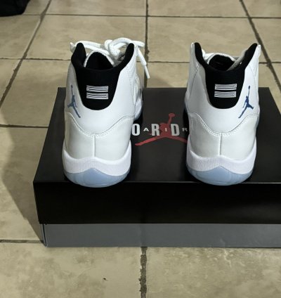 Jordan 11 legend blue