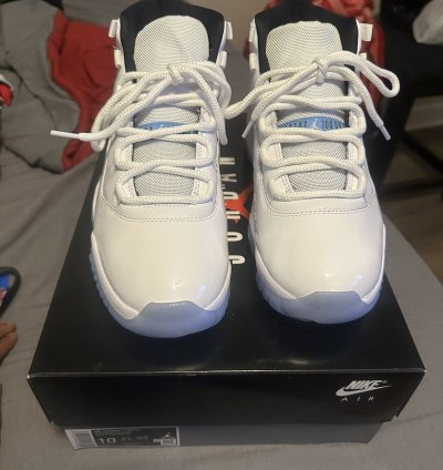 Jordan 11 Legend Blue (2024)