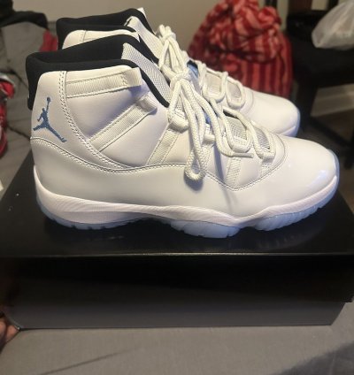 Jordan 11 Legend Blue (2024)
