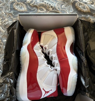 Jordan 11 Retro Cherry (2022)