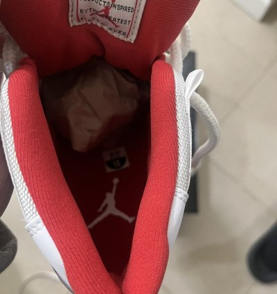 Jordan 11 Retro Cherry Sz 10us