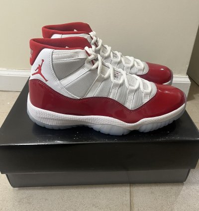 Jordan 11 Retro Cherry Sz 10us