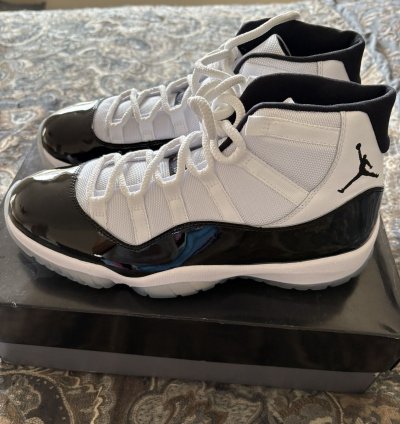 Jordan 11 Retro Concord (2018)