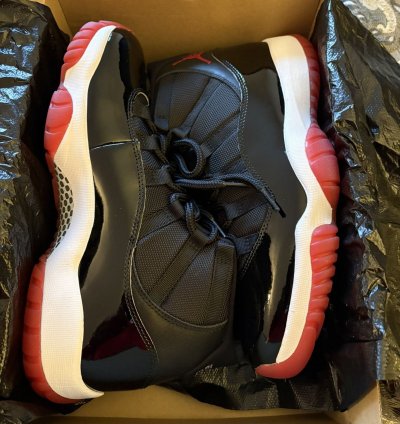 Jordan 11 Retro Playoffs Bred (2019)