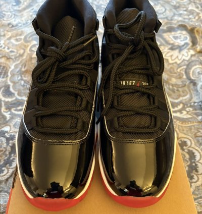 Jordan 11 Retro Playoffs Bred (2019)