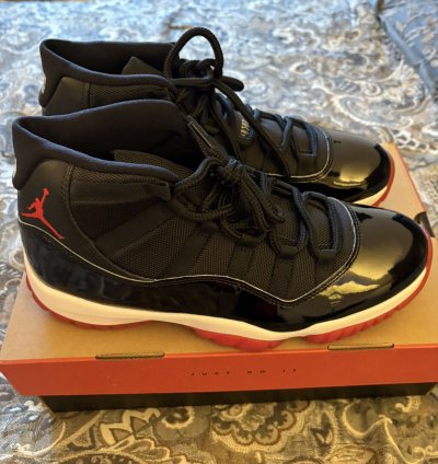 Jordan 11 Retro Playoffs Bred (2019)