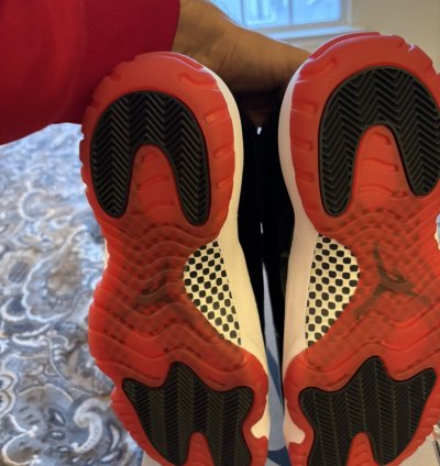 Jordan 11 Retro Playoffs Bred (2019)