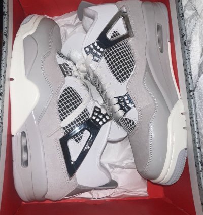 Jordan 4 frozen moments