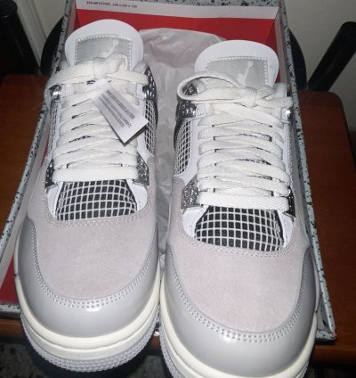 Jordan 4 frozen moments