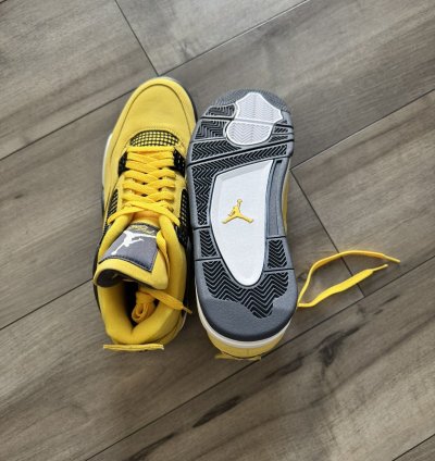 Jordan 4 lightning 2021 brand new