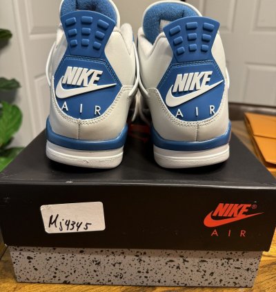 Jordan 4 Military Blue (2024)