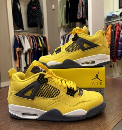 Jordan 4 Retro - Lightning