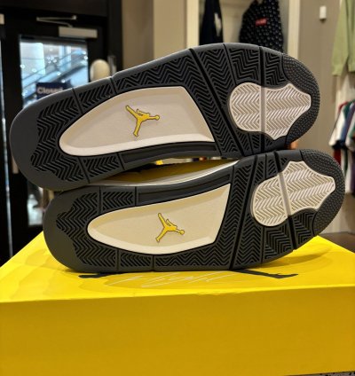Jordan 4 Retro - Lightning