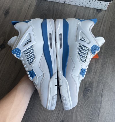 Jordan 4 Retro Military Blue (2024)