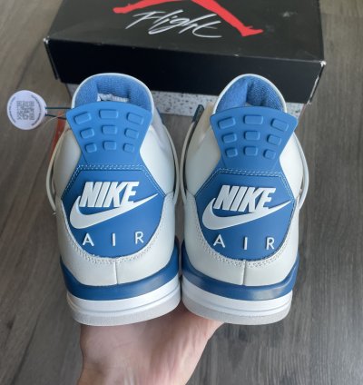 Jordan 4 Retro Military Blue (2024)