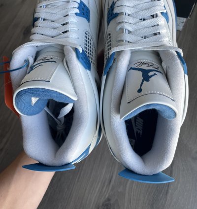 Jordan 4 Retro Military Blue (2024)