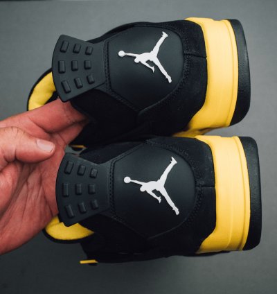 Jordan 4 Retro Thunder (2023)